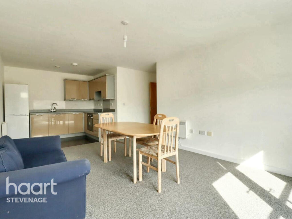 Admiral Drive, Stevenage photo 2