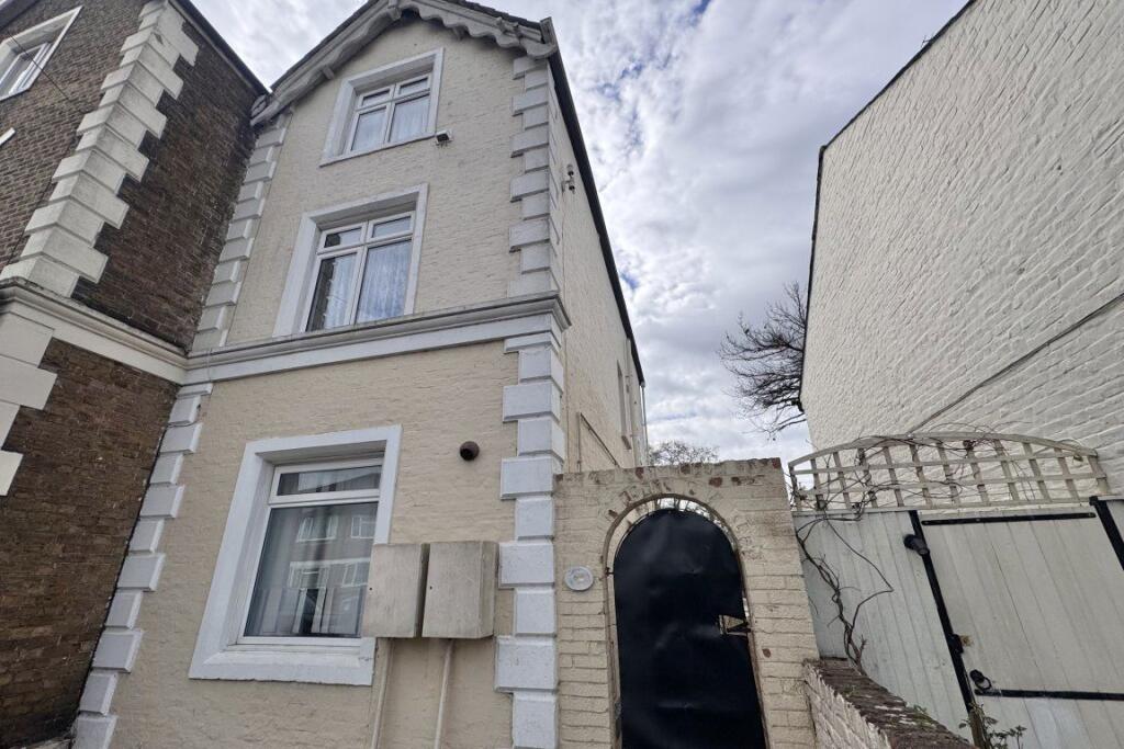 Main image of property: Albert Street