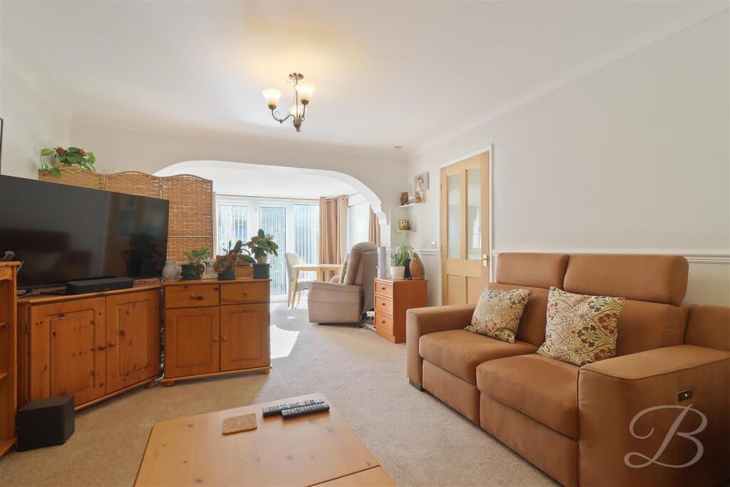 House in Chesterfield, Inkersall, Staveley CP - More