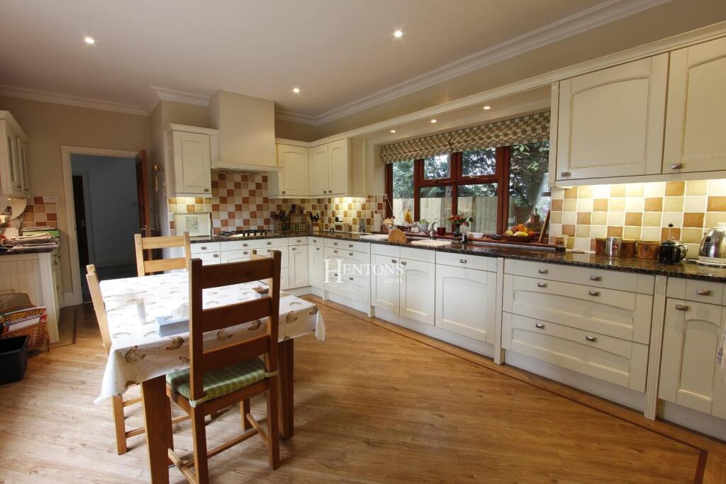 Llandennis Court, Cyncoed, Cardiff photo 3