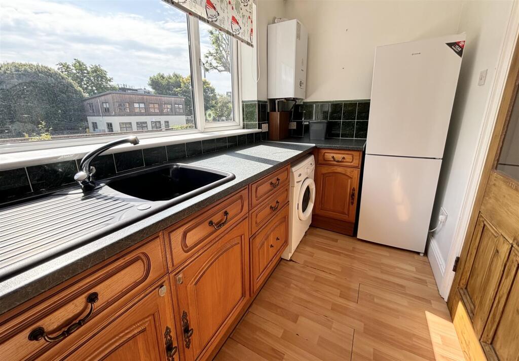 Apartment in Portsmouth, Southsea - View 5