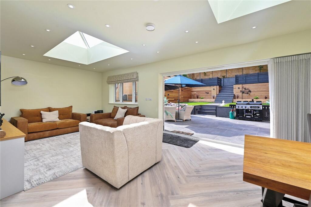 Longmeadow, Frimley, Camberley, Surrey, GU16 - View 3