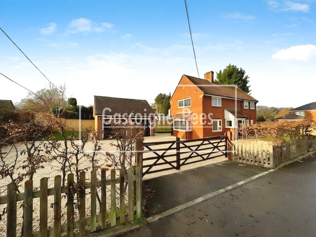 Main image of property: New Road, Tadley, RG26