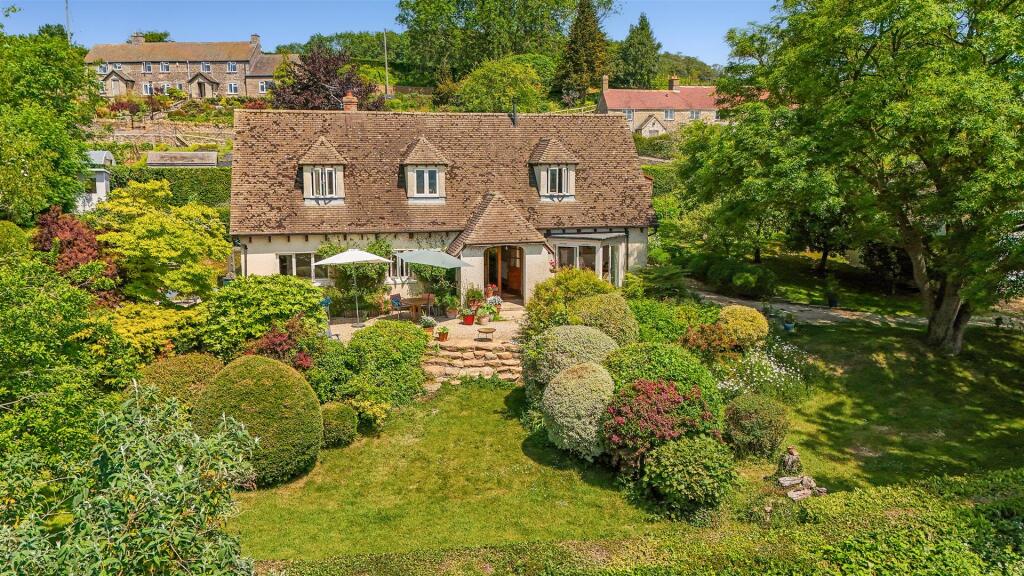 Main image of property: Far Westrip, Stroud