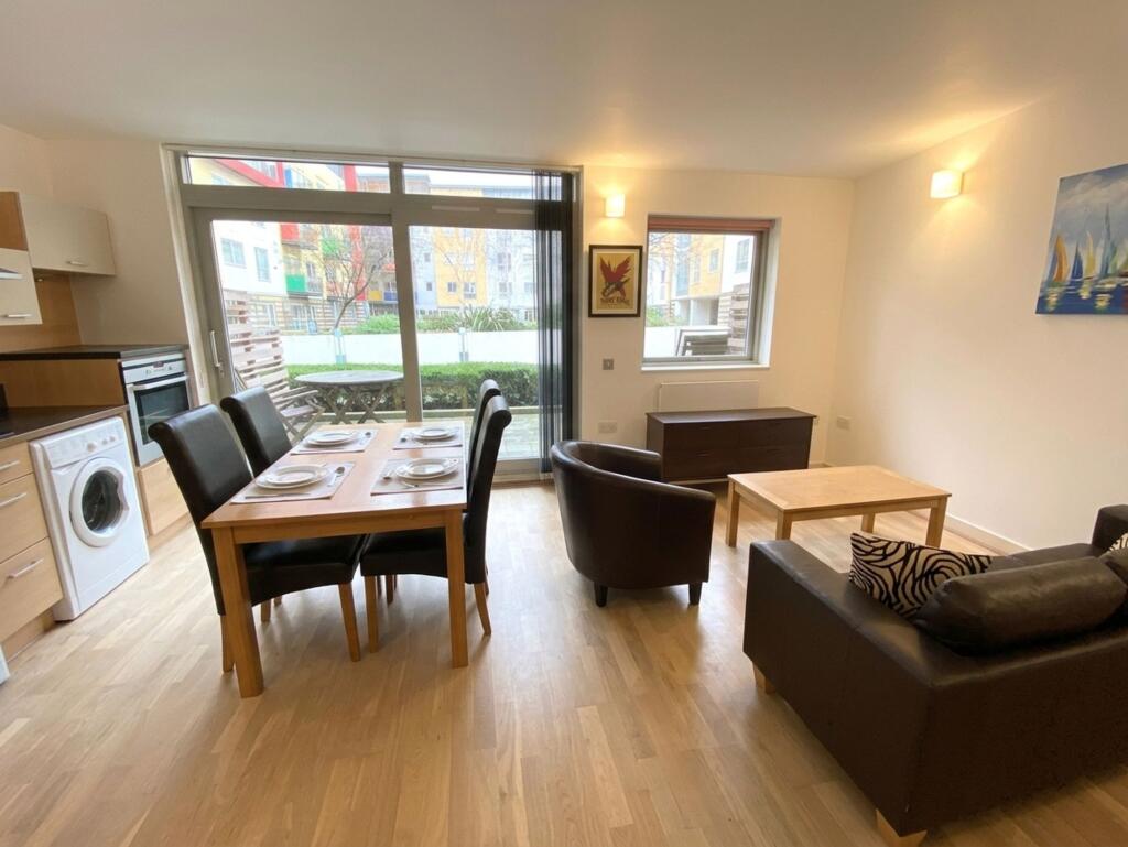 Apartment in London, Royal Borough of Greenwich - More