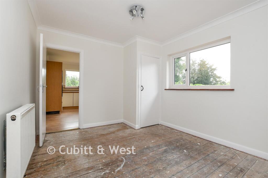 House in Tandridge, Caterham Valley - View 4