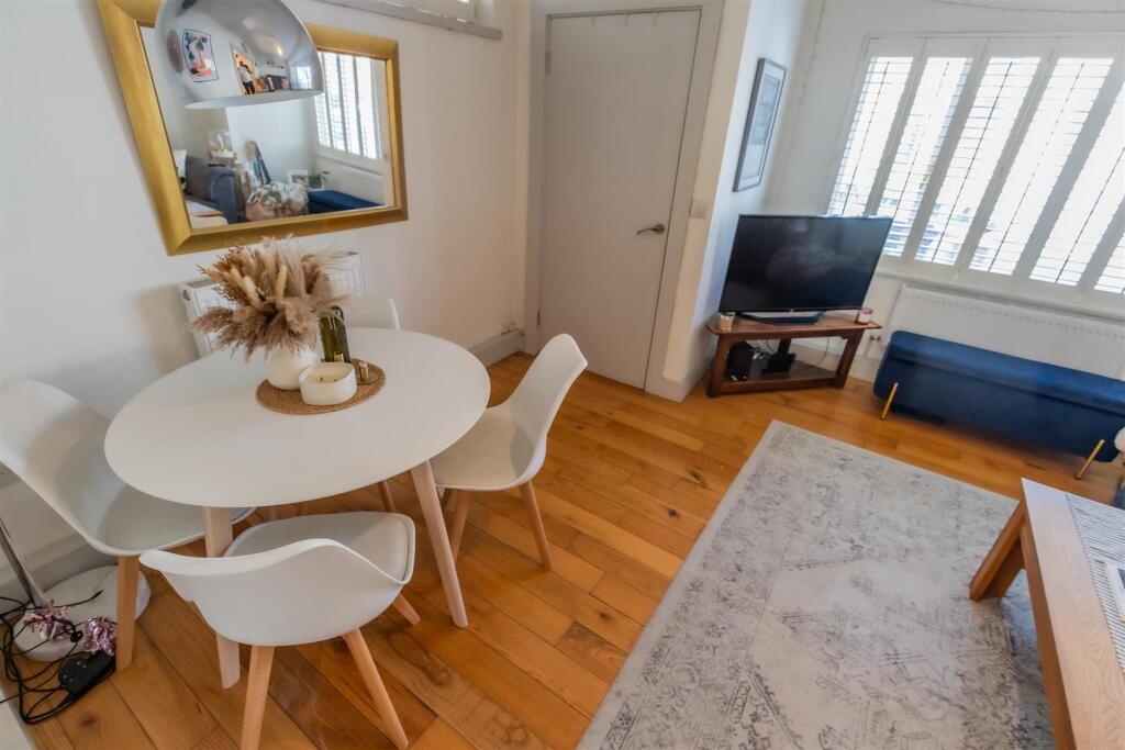 Apartment in Cardiff - View 5