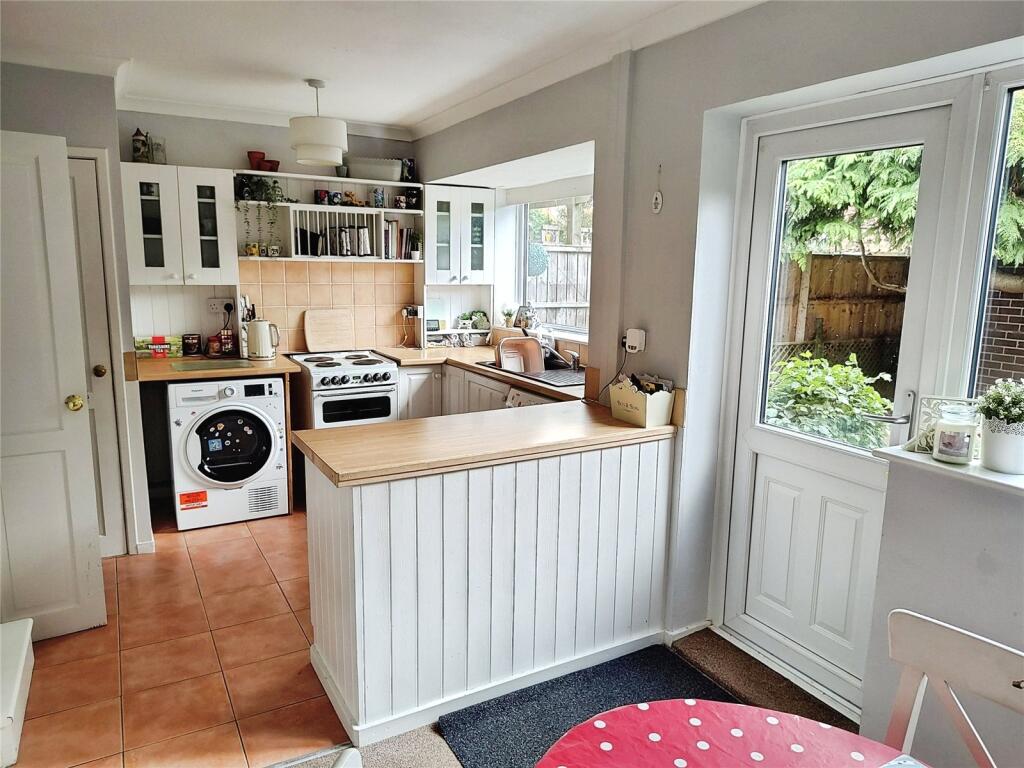 St. Chads Close, Wellington, Telford, Shropshire, TF1 photo 3