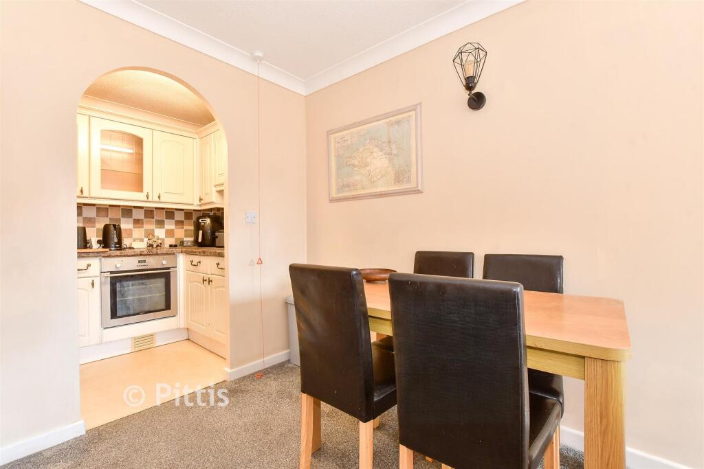 Apartment in Newport, Hunny Hill - View 4
