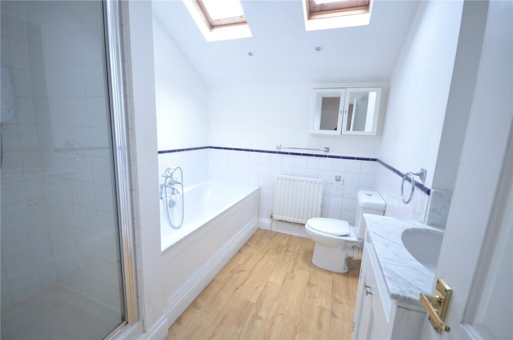 Apartment in Waverley, Farnham - More