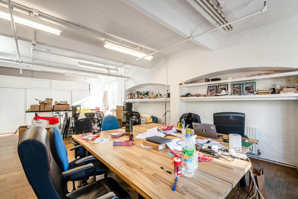 Hoxton St Studios 208 4.jpg