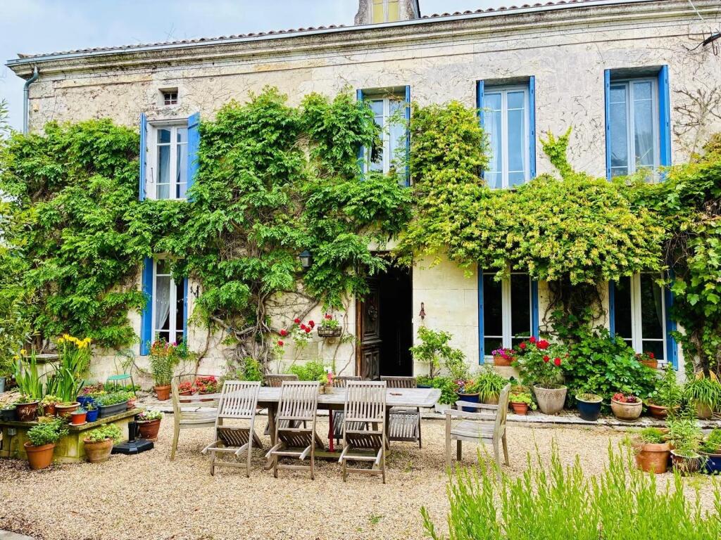 Main image of property: Poitou-Charentes, Charente-Maritime, Mortagne-sur-Gironde