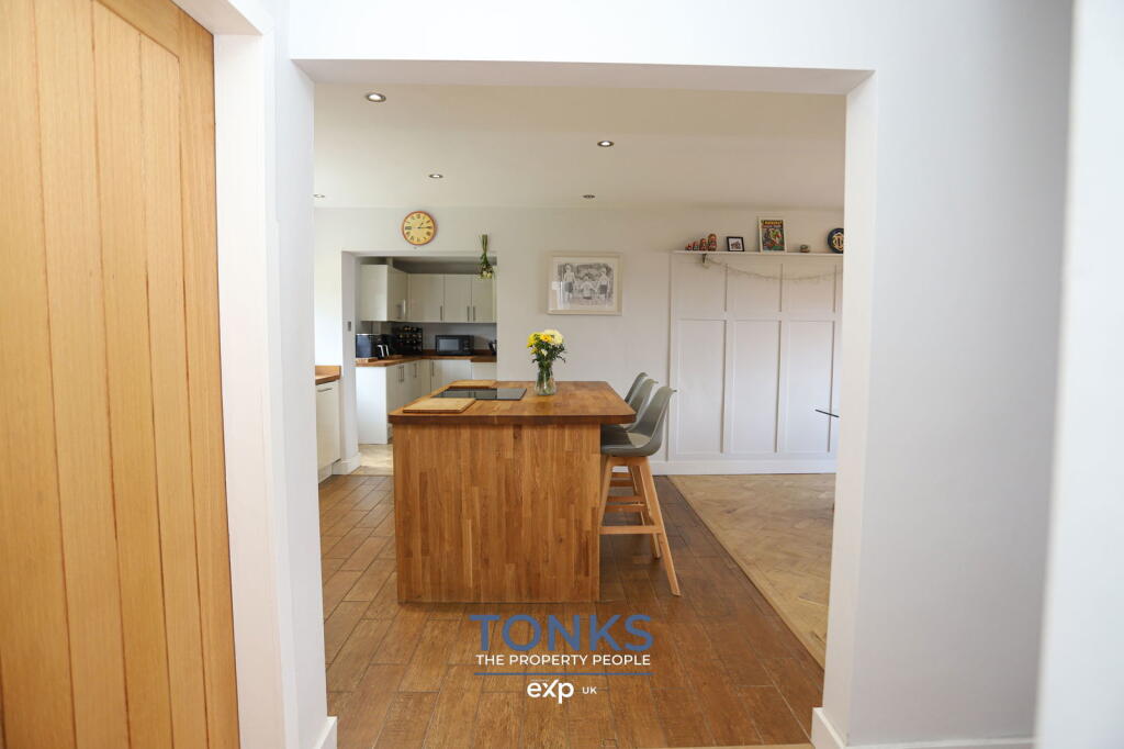 Additional image 4 of Unique one-of-a-kind home offering amazing space – Merton Close, Oldbury, B68 8NG