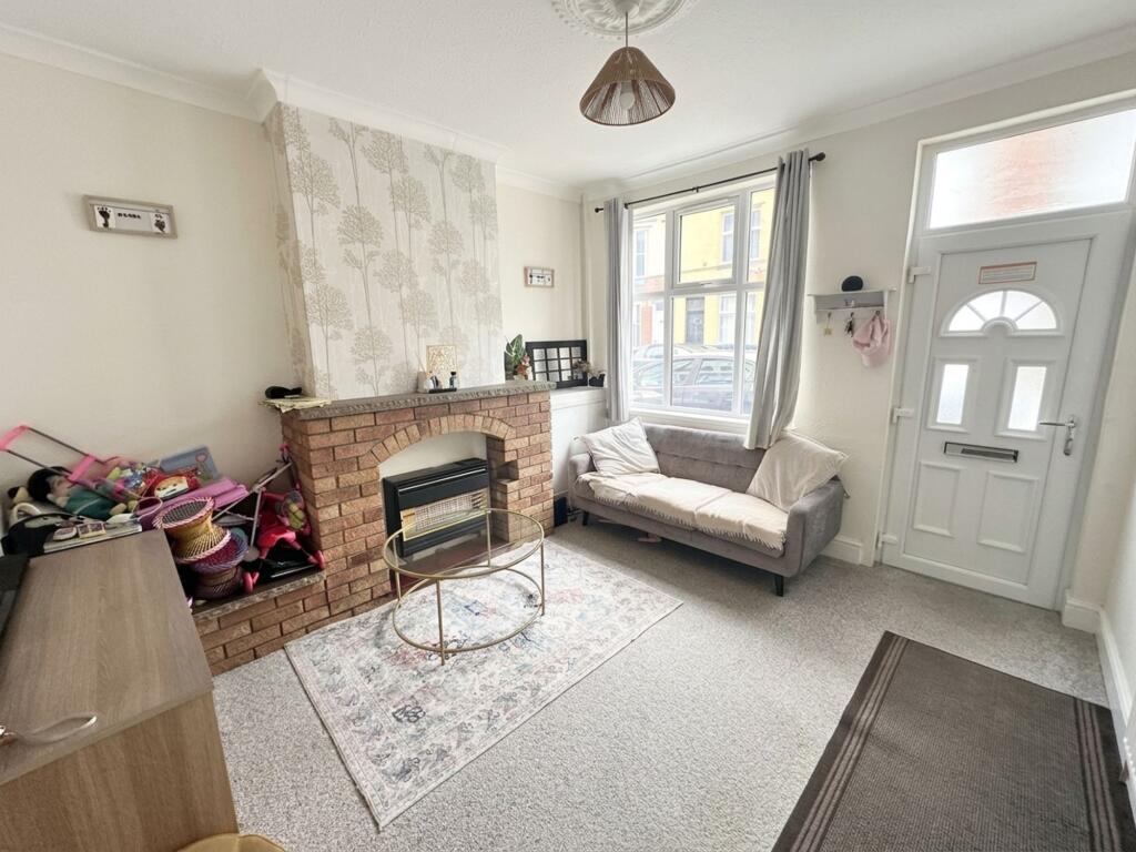House in Leicester, Aylestone Park - More