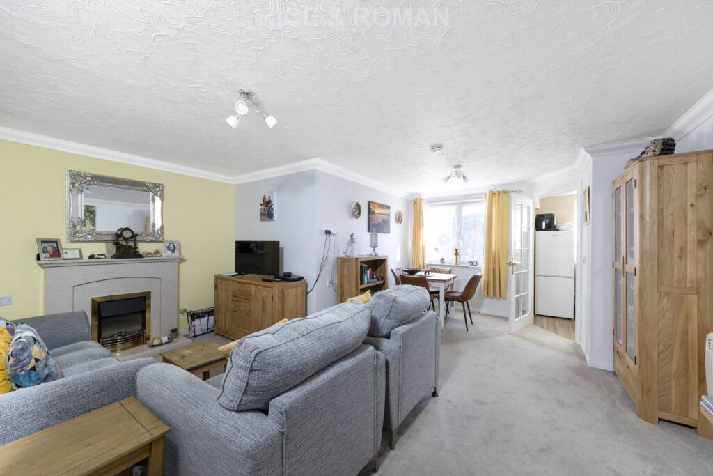 1-bed other on Matthews Lodge, Addlestone, £125,000