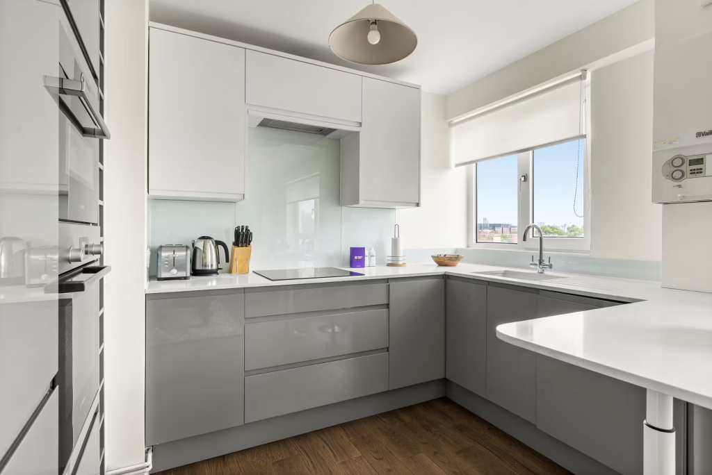 Apartment in London - More