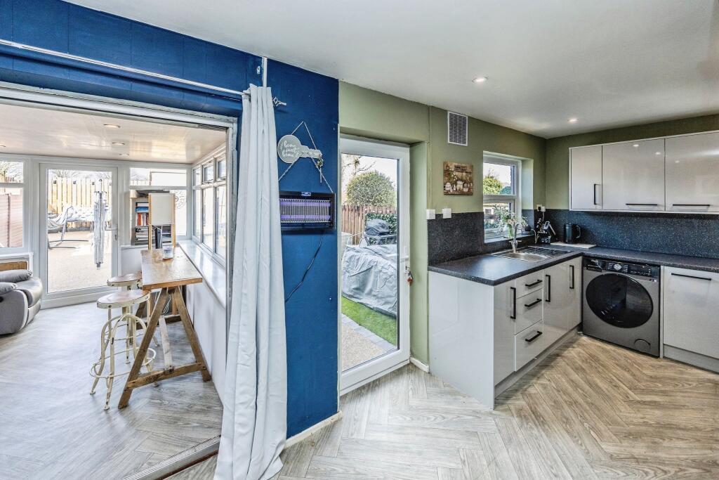 Sherburn Road, Brighouse, HD6 photo 4