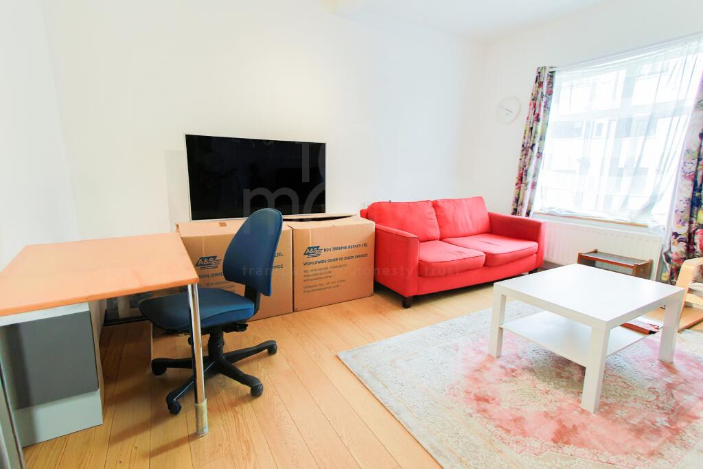 Main image of property: Brighton Road, South Croydon, CR2