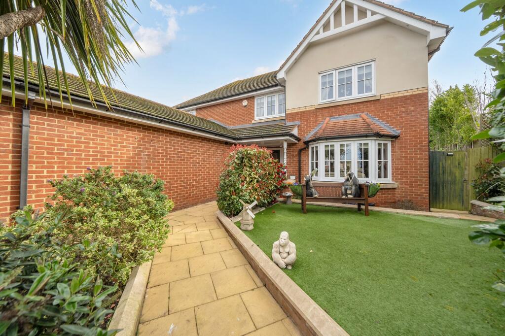 House in Eastchurch, Kingsborough - View 3
