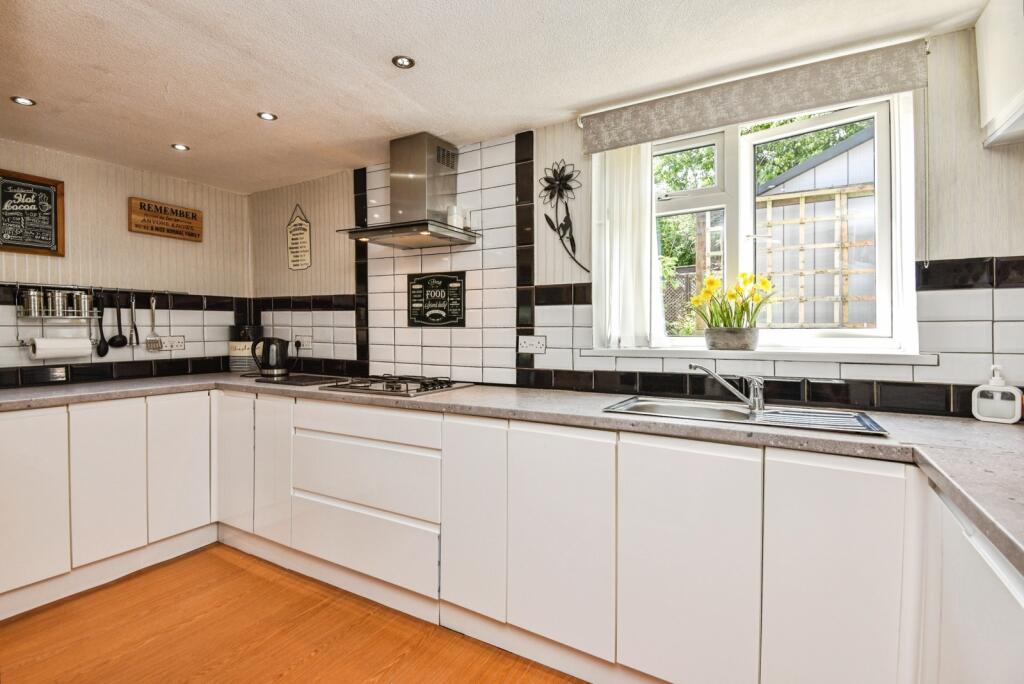 Branksome Drive, MORECAMBE, Lancashire, LA4 photo 4