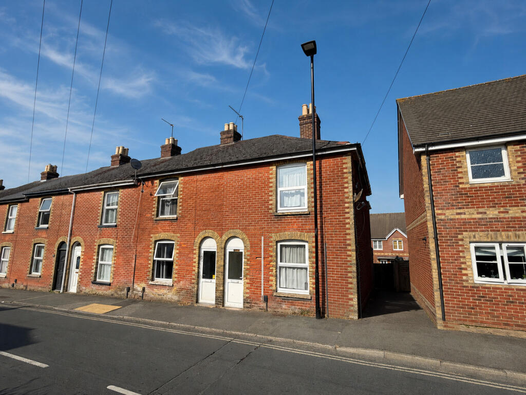 Main image of property: Hunnyhill, Newport, PO30