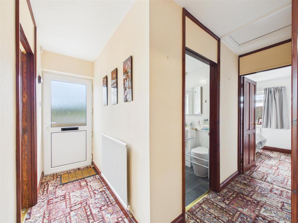 House in Gloucester - View 4