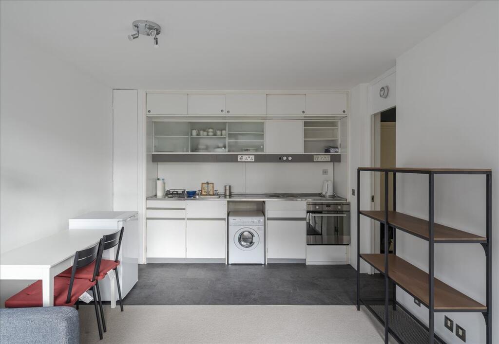 Apartment in London, City of London - View 3