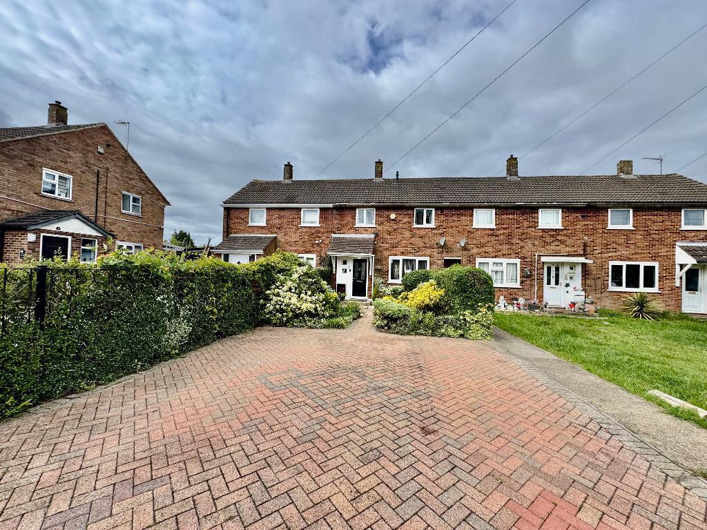 Hollybush Road, Vauxhall Park, Luton, Bedfordshire, LU2 9HQ