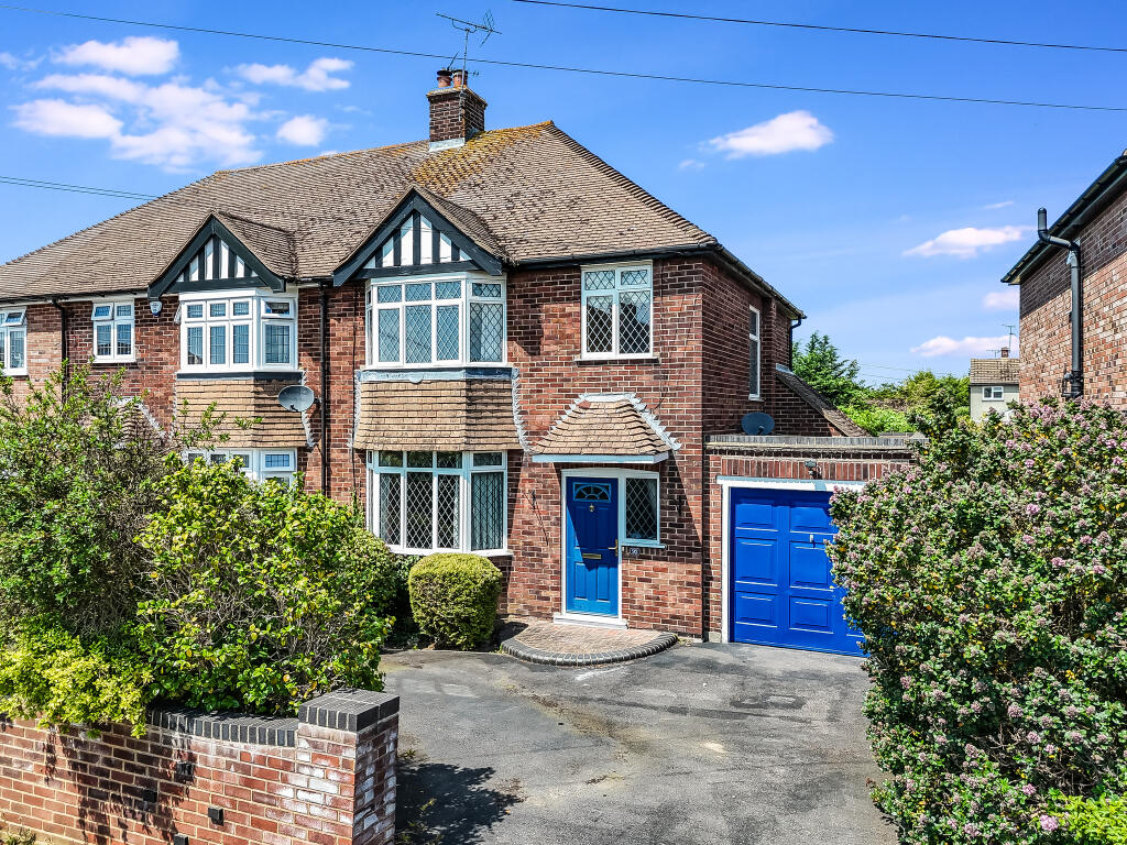3-bed semi-detached on Highfield Road, West Chelmsford, £525,000