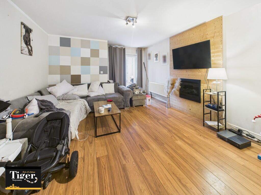 Maple Leaf Close, Ingol - View 2