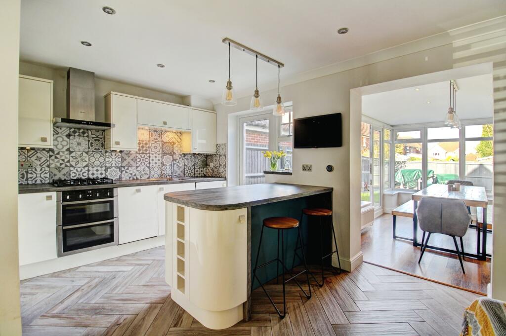 Additional image 3 of Ascot Drive, Tamworth, B77