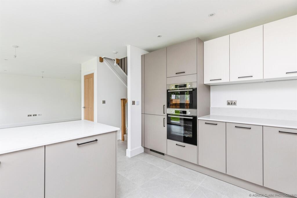 House in Tonbridge - View 4