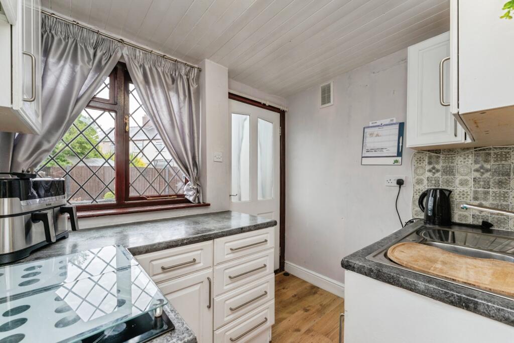 Hawthorn Road, Little Sutton, Ellesmere Port, Cheshire, CH66 photo 4