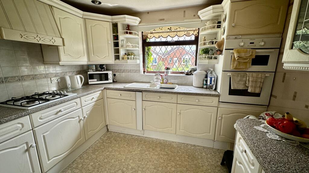 House in Nottingham, Nottinghamshire - View 4