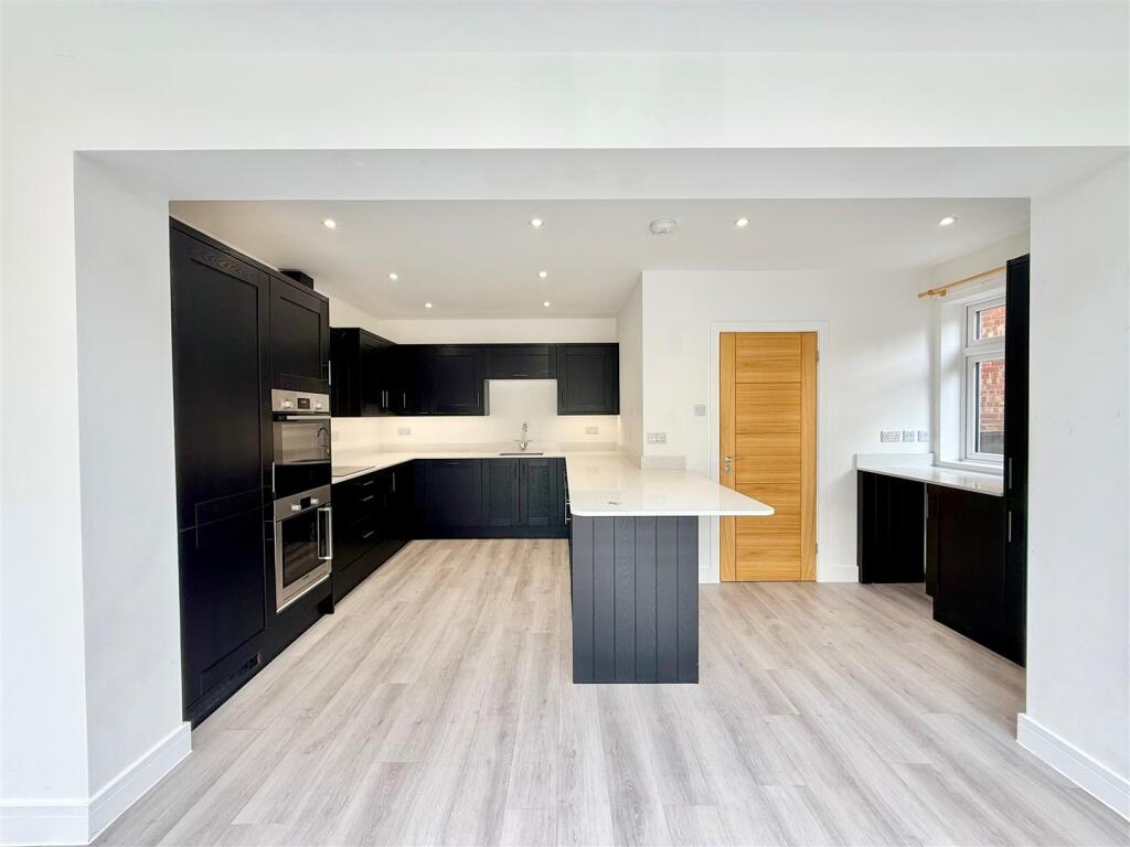 House in Plymouth, Plymstock - View 4