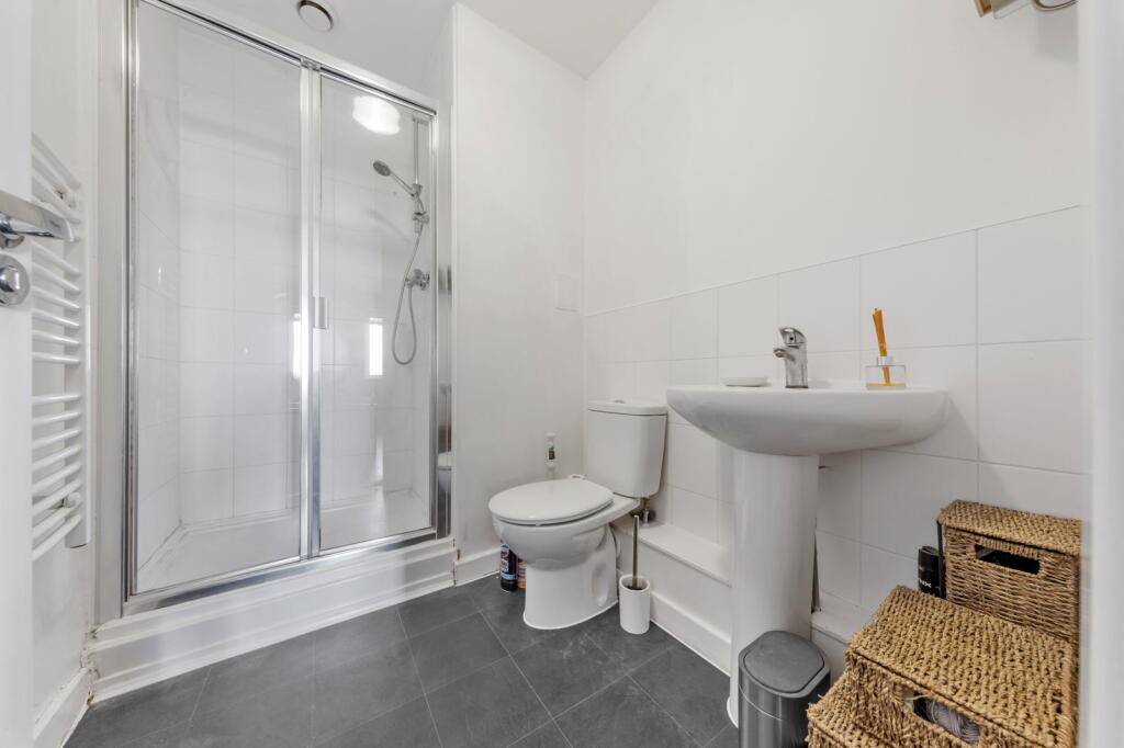 Apartment in London - More
