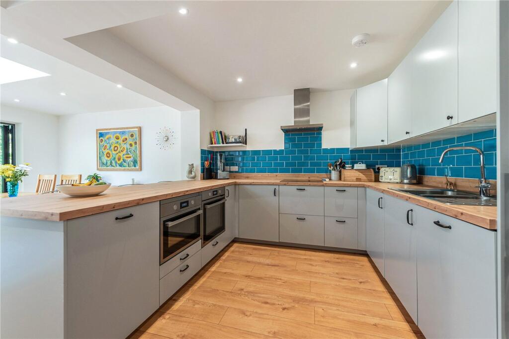 House in Winchester, Hampshire - View 5