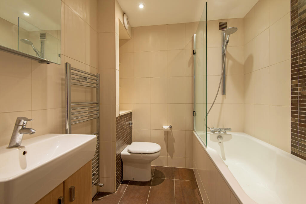 Apartment in London - More