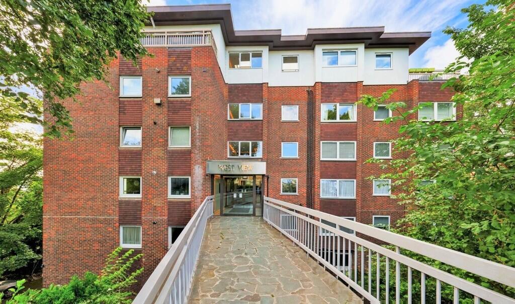 2-bed flat on The Drive, Hove, £350,000