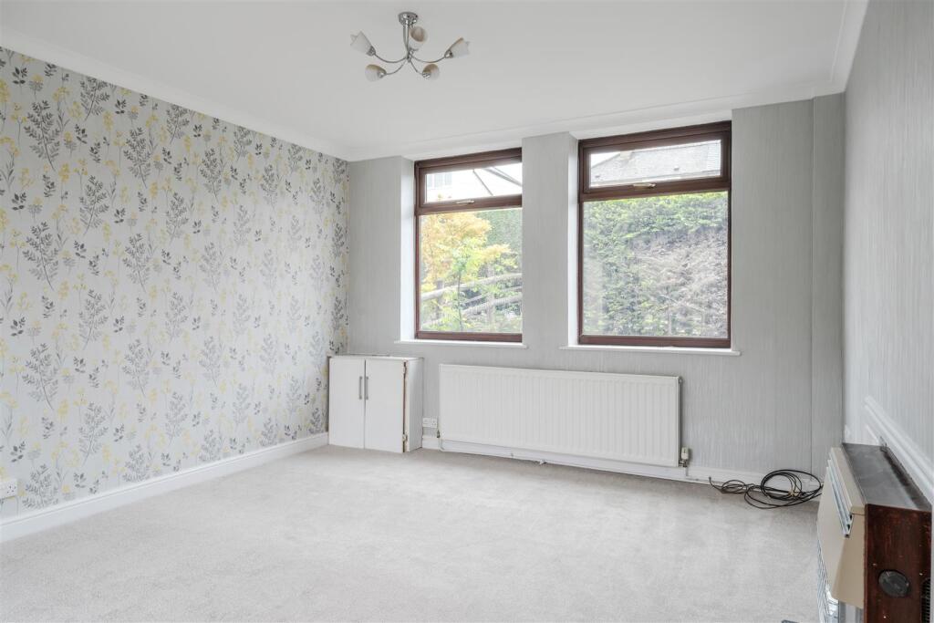House in Derbyshire Dales, Starkholmes, Matlock Town - View 2