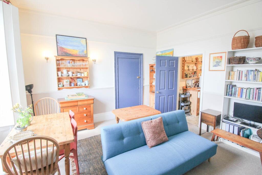 Montpelier**Charming Hall Floor Flat**Share of Freehold**Ideal Buy-to-Let/First time Buy** - View 4