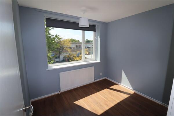 Apartment in Stevenage, Old Town - View 4