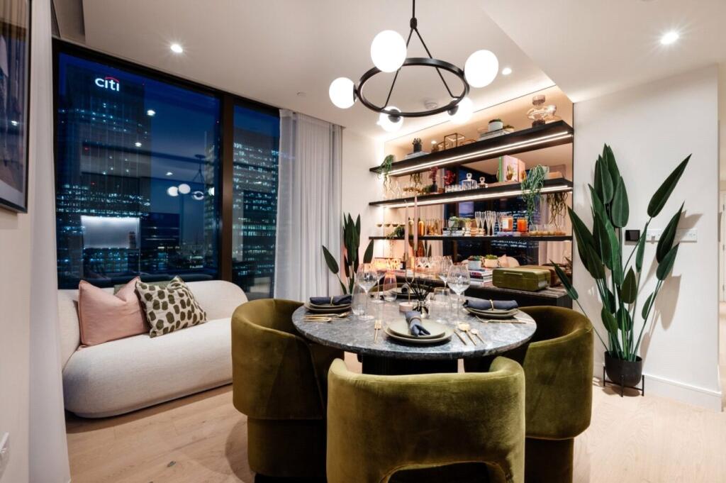 Main image of property: South Quay Plaza, Canary Wharf, E14