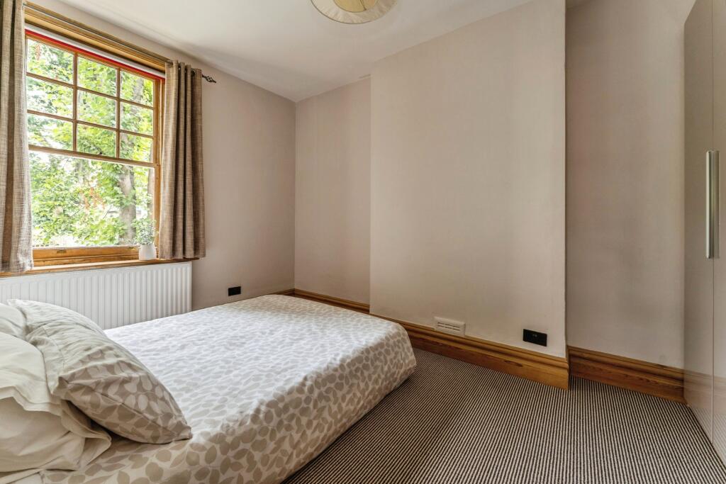 Apartment in London - View 5