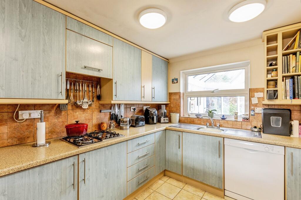 House in Bristol, Wapping Wharf, Southville - More