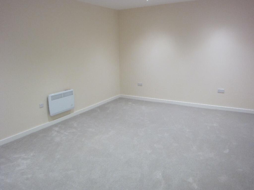 Apartment in Derby - View 5