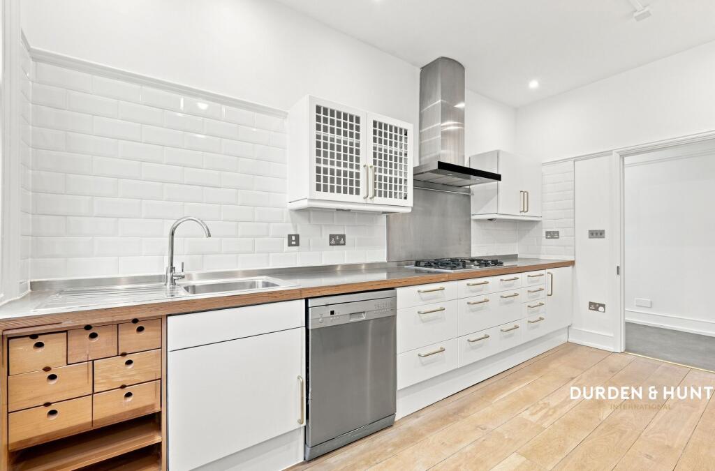 House in London, Shepherd's Hill, Crouch End - More