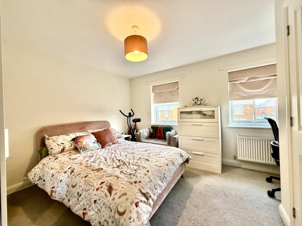 Cranwell Crescent, Eaton Leys, Milton Keynes, MK17 photo 4