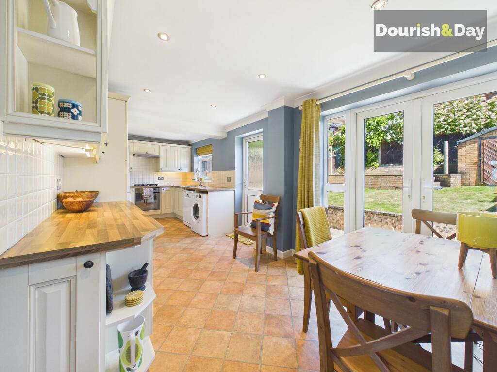 Wentworth Drive, Stafford, ST16 photo 3