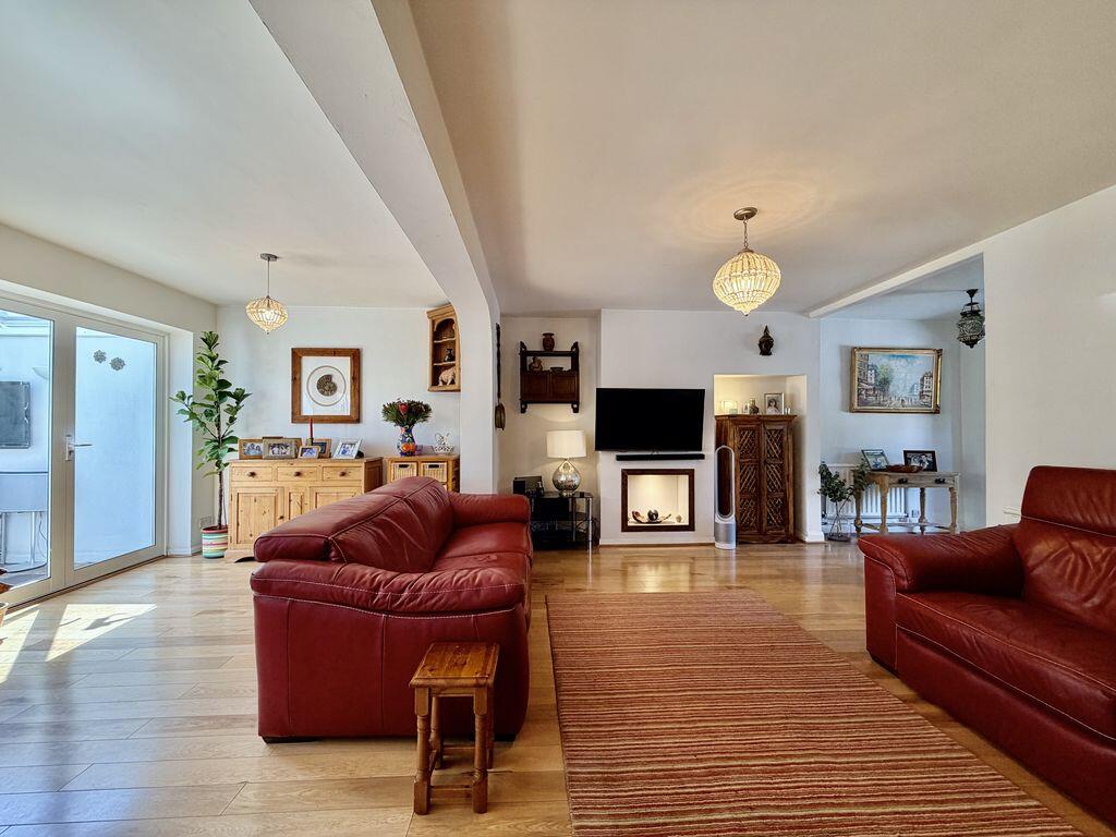 House in Hemel Hempstead, Wooburn - More